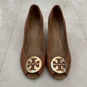 Camel Tory Burch Peep-toe Wedges